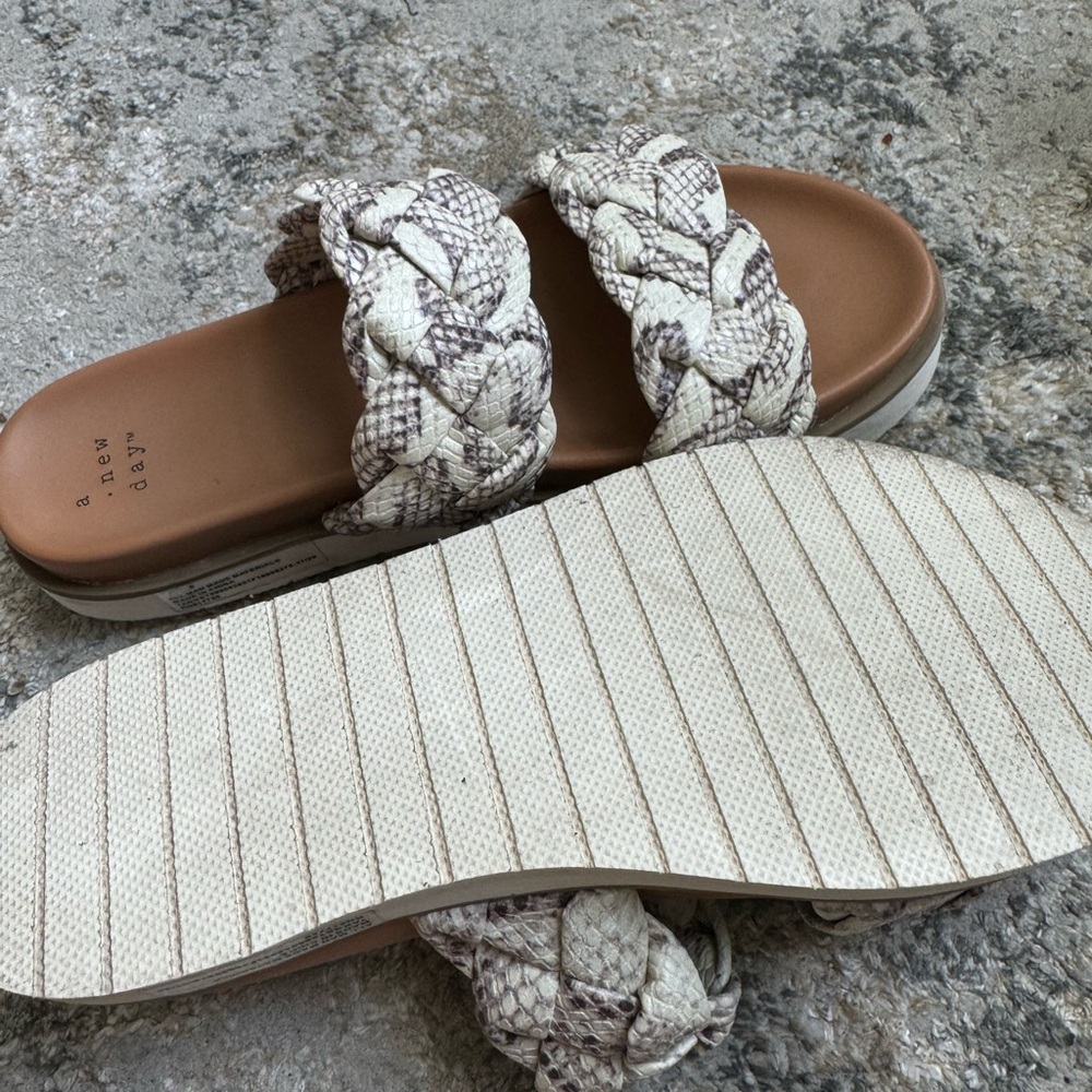 Sandals - Picture 3 of 3